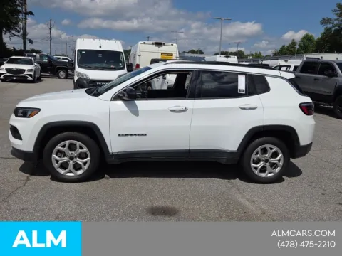 More photos of 2025 Jeep Compass Latitude at ALM CDJR Macon, GA