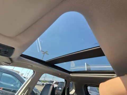 More photos of 2022 Nissan Rogue SL at ALM CDJR Macon, GA