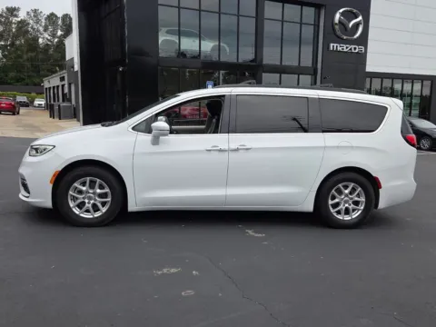 More photos of 2022 Chrysler Pacifica Touring L at ALM CDJR Macon, GA