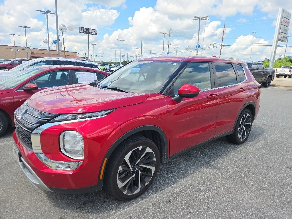 Silver 2024 Mitsubishi Outlander SE for sale in Macon, GA