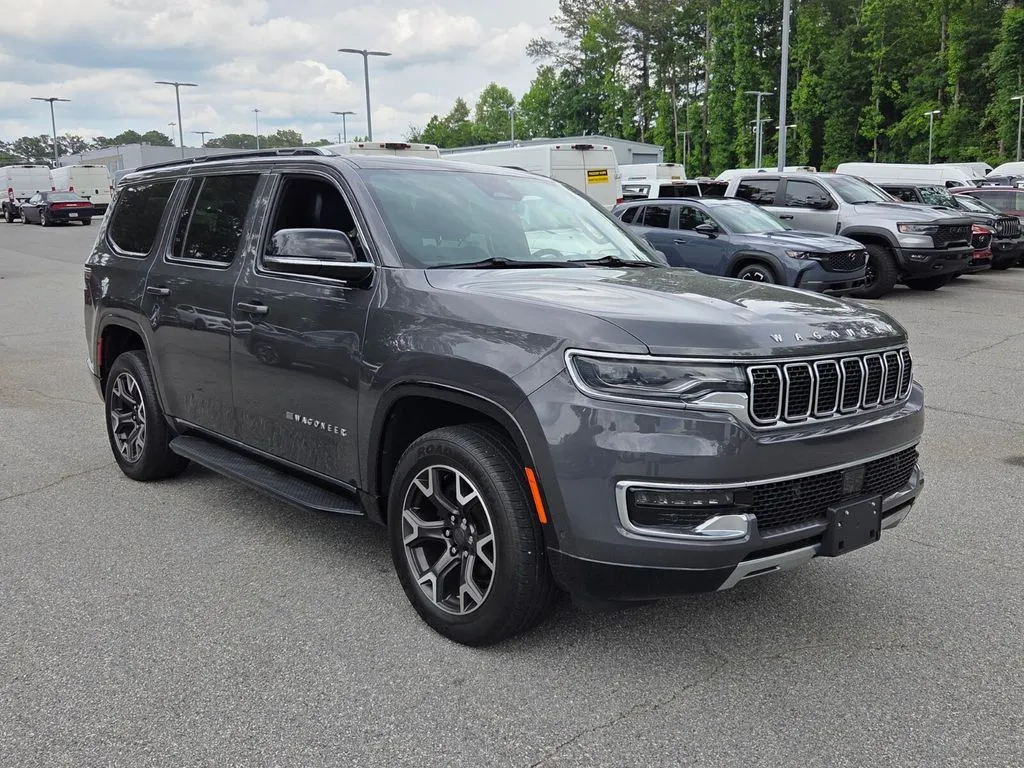 2023 Jeep Wagoneer Series III 4WD's photo