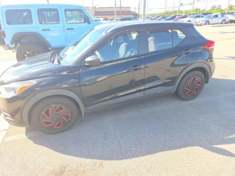 Photos of 2019 Nissan Kicks S for sale in Macon, GA at ALM CDJR Macon