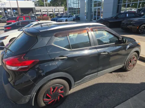 More photos of 2019 Nissan Kicks S at ALM CDJR Macon, GA