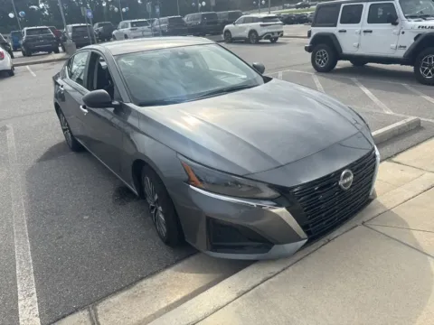 Another view of 2025 Nissan Altima 2.5 SV for sale in Macon, GA at ALM CDJR Macon