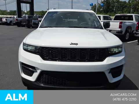 Another view of 2023 Jeep Grand Cherokee Altitude for sale in Macon, GA at ALM CDJR Macon