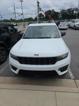 Photos of 2023 Jeep Grand Cherokee Altitude for sale in Macon, GA at ALM CDJR Macon