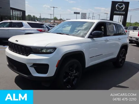 More photos of 2023 Jeep Grand Cherokee Altitude at ALM CDJR Macon, GA