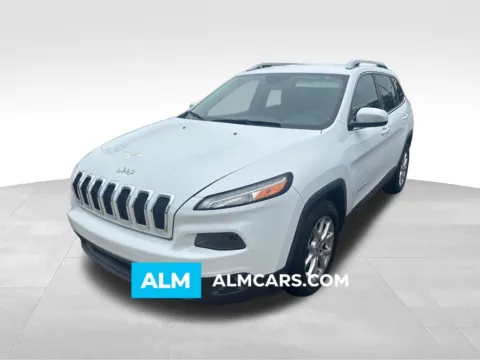 White 2018 Jeep Cherokee Latitude for sale in Macon, GA