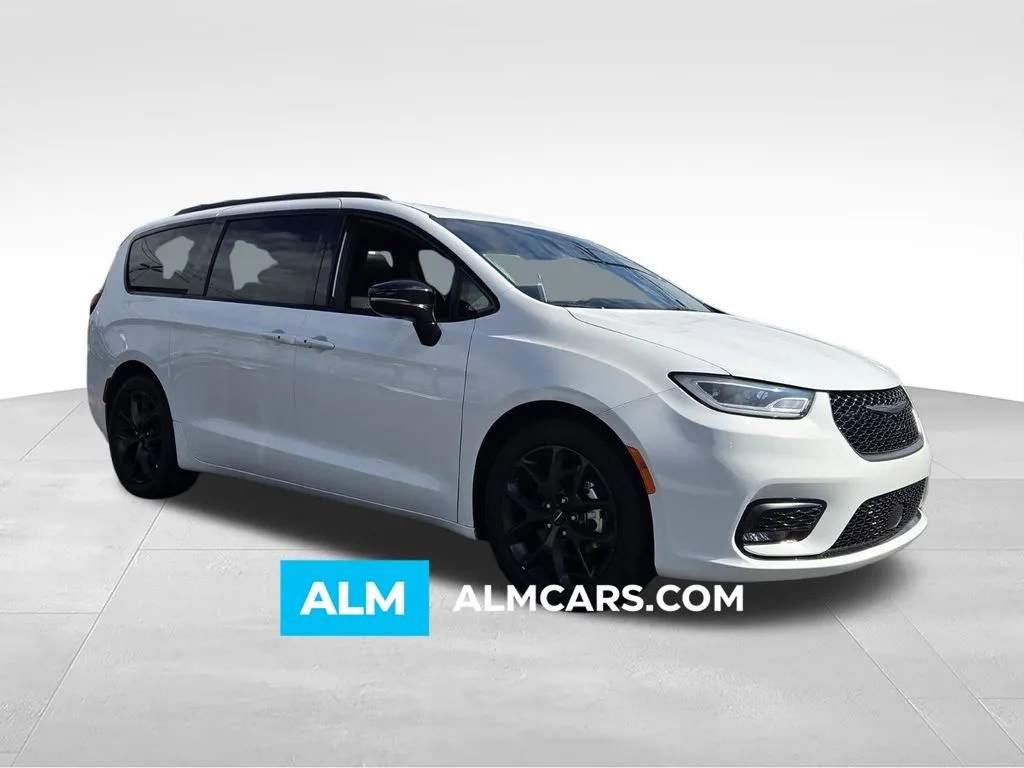White 2025 Chrysler Pacifica Limited for sale in Macon, GA