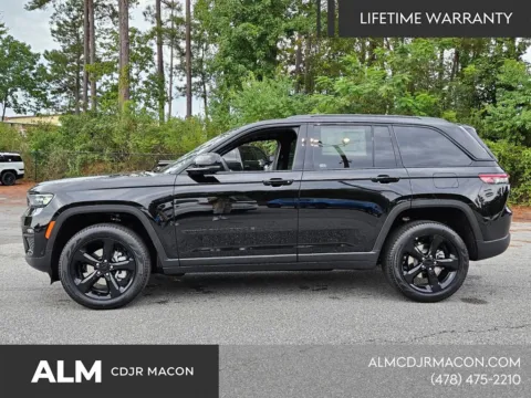 More photos of 2025 Jeep Grand Cherokee Limited at ALM CDJR Macon, GA
