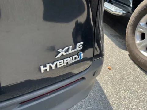 More photos of 2024 Toyota Sienna XLE at ALM CDJR Macon, GA