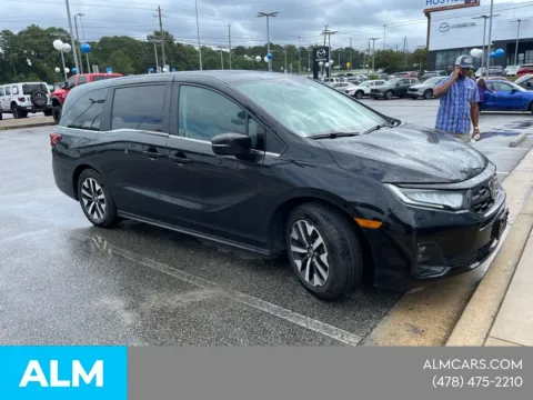 More photos of 2025 Honda Odyssey EX-L at ALM CDJR Macon, GA