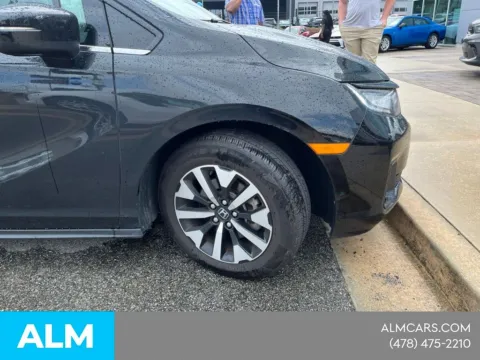 More photos of 2025 Honda Odyssey EX-L at ALM CDJR Macon, GA