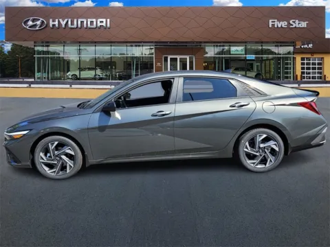 More photos of 2025 Hyundai Elantra SEL Sport at ALM Hyundai Macon, GA