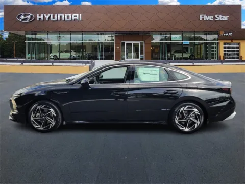 More photos of 2025 Hyundai Sonata SEL Convenience at ALM Hyundai Macon, GA