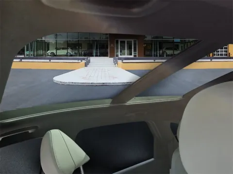 More photos of 2025 Hyundai Tucson Hybrid Limited at ALM Hyundai Macon, GA