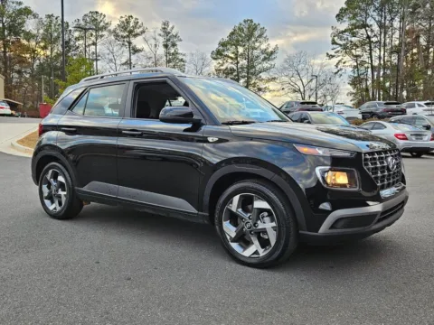 Black 2025 Hyundai Venue SEL for sale in Macon, GA