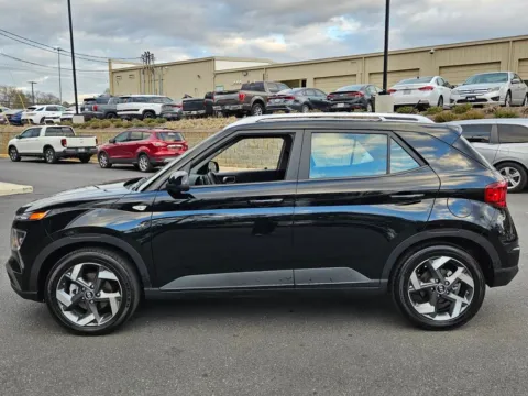 More photos of 2025 Hyundai Venue SEL at ALM Hyundai Macon, GA