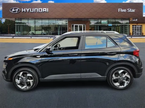 More photos of 2025 Hyundai Venue SEL at ALM Hyundai Macon, GA