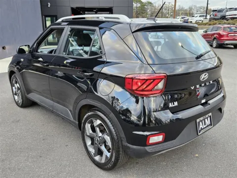 More photos of 2025 Hyundai Venue SEL at ALM Hyundai Macon, GA