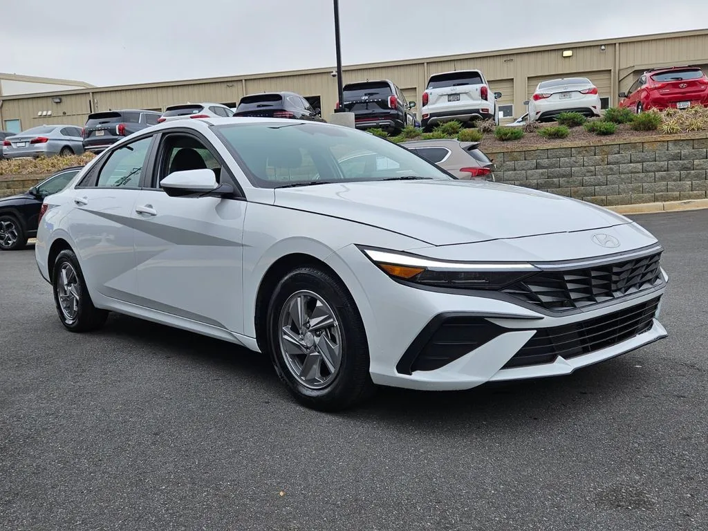 White 2025 Hyundai Elantra SE for sale in Macon, GA