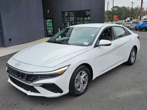 Another view of 2025 Hyundai Elantra SE for sale in Macon, GA at ALM Hyundai Macon