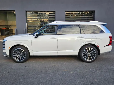 More photos of 2026 Hyundai Palisade Hybrid Calligraphy at ALM Hyundai Macon, GA