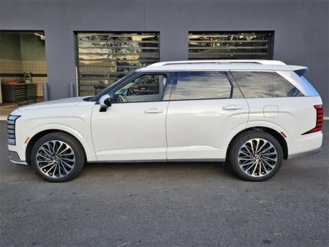 More photos of 2026 Hyundai Palisade Hybrid Calligraphy at ALM Hyundai Macon, GA