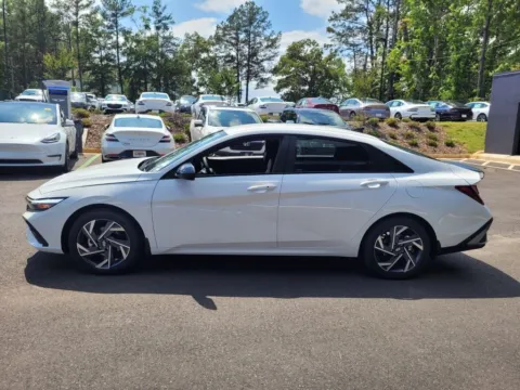 More photos of 2025 Hyundai Elantra SEL Sport at ALM Hyundai Macon, GA