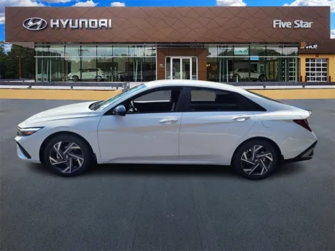 More photos of 2025 Hyundai Elantra SEL Sport at ALM Hyundai Macon, GA