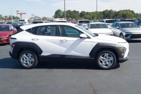 More photos of 2026 Hyundai Kona SE at ALM Hyundai Macon, GA