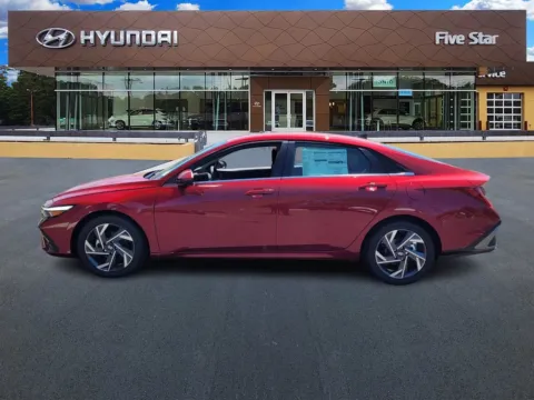 More photos of 2025 Hyundai Elantra SEL Convenience at ALM Hyundai Macon, GA