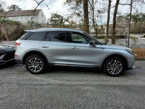 More photos of 2022 Lincoln Corsair Standard at ALM Hyundai Macon, GA