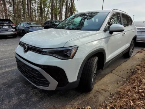 White 2025 Volkswagen Taos 1.5T SE for sale in Macon, GA