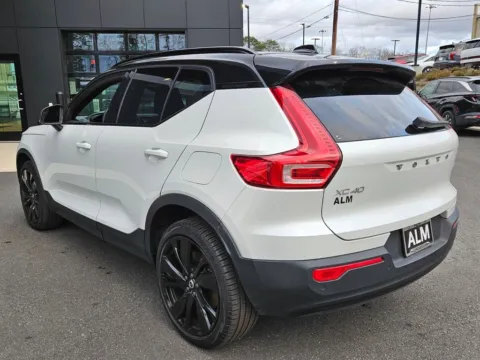 More photos of 2022 Volvo XC40 Recharge Pure Electric P8 Ultimate at ALM Hyundai Macon, GA