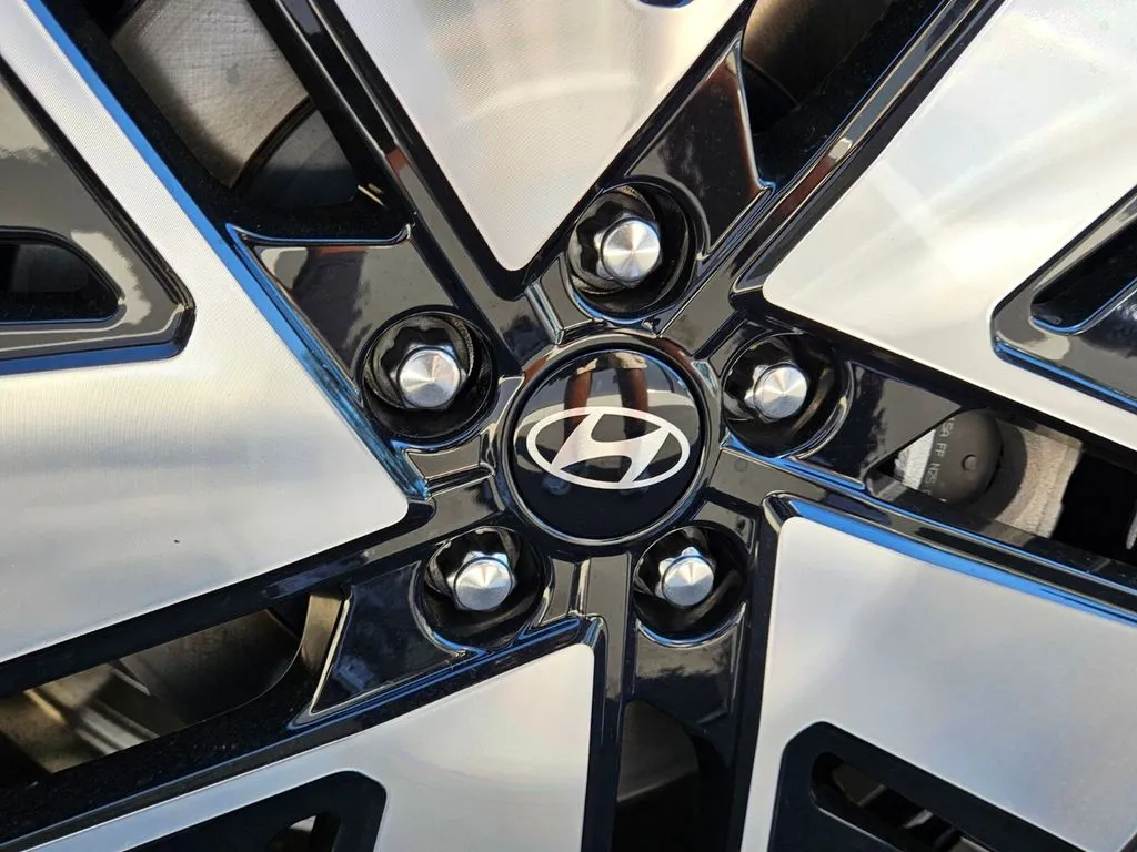 2026 Hyundai IONIQ 9 SEL - Photo 11