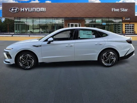 More photos of 2026 Hyundai Sonata SEL Sport at ALM Hyundai Macon, GA