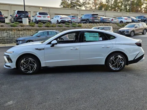 More photos of 2026 Hyundai Sonata SEL Sport at ALM Hyundai Macon, GA