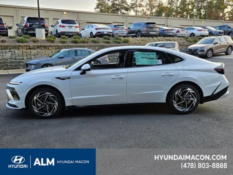 More photos of 2026 Hyundai Sonata SEL Sport at ALM Hyundai Macon, GA