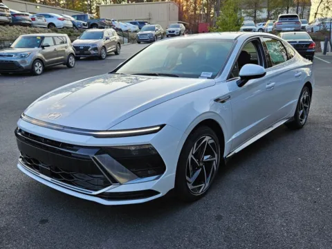 More photos of 2026 Hyundai Sonata SEL Sport at ALM Hyundai Macon, GA