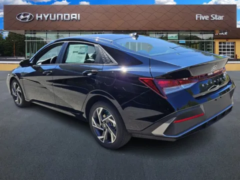 More photos of 2025 Hyundai Elantra SEL Sport at ALM Hyundai Macon, GA
