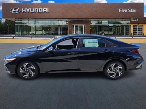 More photos of 2025 Hyundai Elantra SEL Sport at ALM Hyundai Macon, GA