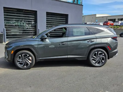 More photos of 2025 Hyundai Tucson Hybrid Limited at ALM Hyundai Macon, GA