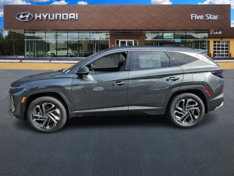 More photos of 2025 Hyundai Tucson Hybrid Limited at ALM Hyundai Macon, GA