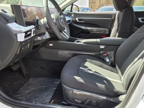 More photos of 2026 Hyundai Sonata SEL Sport at ALM Hyundai Macon, GA