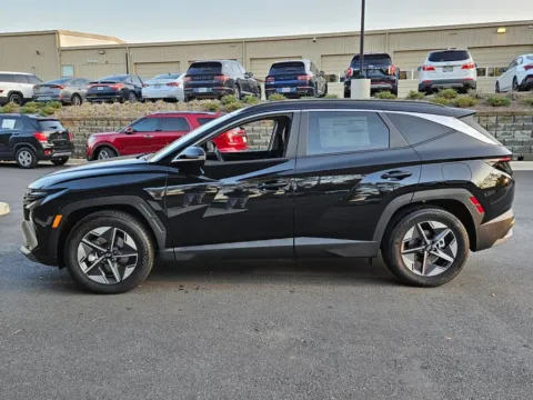 More photos of 2026 Hyundai Tucson SEL Premium at ALM Hyundai Macon, GA