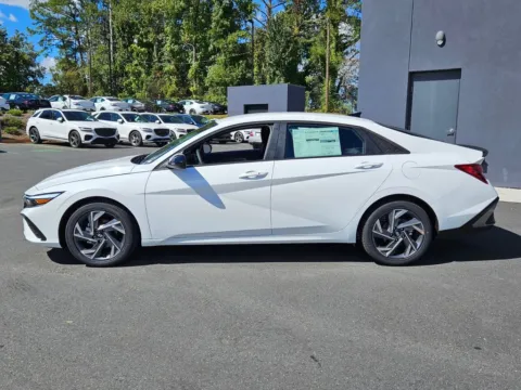 More photos of 2025 Hyundai Elantra SEL Sport at ALM Hyundai Macon, GA