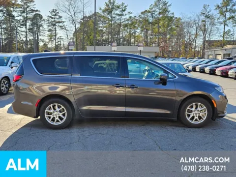 More photos of 2023 Chrysler Pacifica Touring L at ALM Hyundai Macon, GA