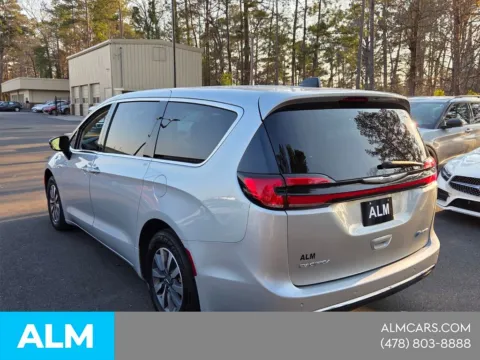 More photos of 2024 Chrysler Pacifica Hybrid Select at ALM Hyundai Macon, GA