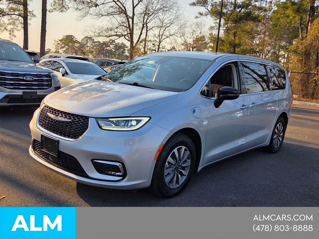 Used 2024 Chrysler Pacifica PHEV Select with VIN 2C4RC1S77RR147465 for sale in Carrollton, GA